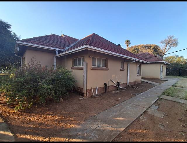 3 BEDROOM FREESTANDING FOR SALE IN IRENE PARK